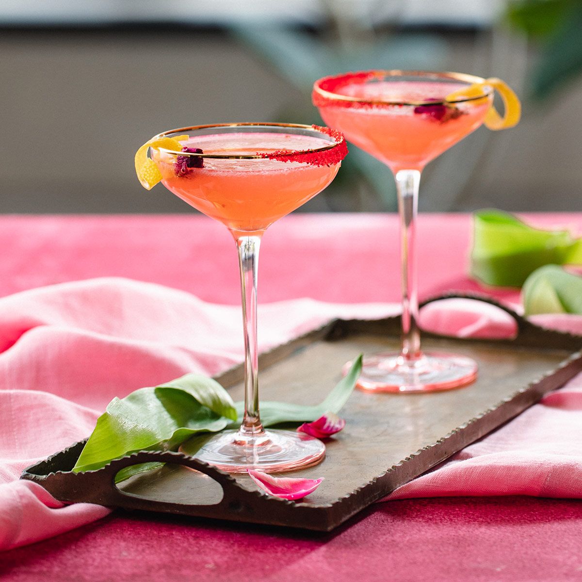 赤い薔薇のカクテル | Taste France Magazine