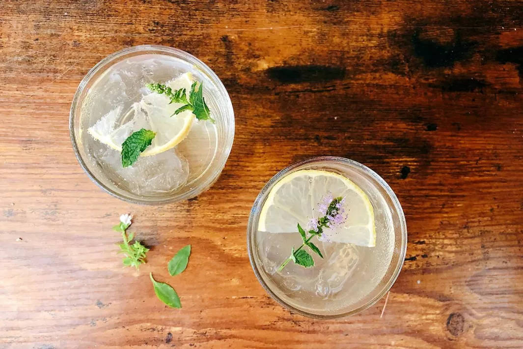 DE-AT-Drinks