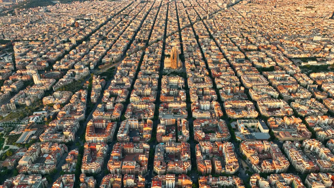 Vista aérea de Barcelona al atardecer