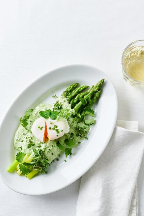 Grüner Spargel mit Grüner Sauce
