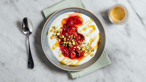Fromage blanc and strawberries