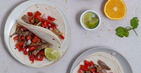 Tacos con Pato Confitado y Pico de Gallo a la naranja