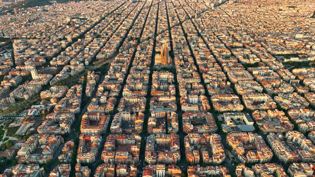 Vista aérea de Barcelona al atardecer