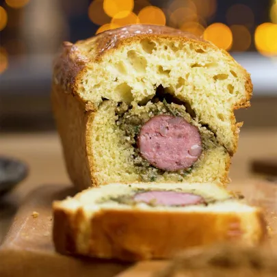 Montbéliard sausage in brioche with pesto walnuts 