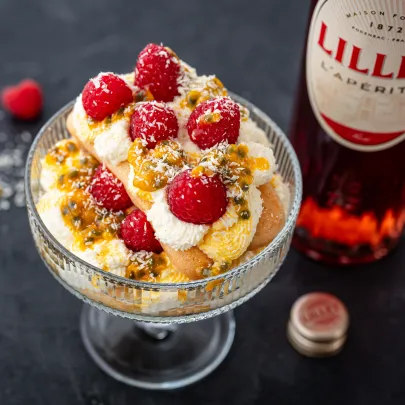 Lillet Rosé Tiramisu mit Maracuja & Himbeeren im Glas