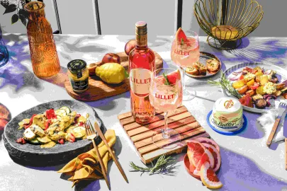 Plant euren französischen Sommerabend mit Rezeptideen von REWE – und gewinnt eine Reise nach Paris