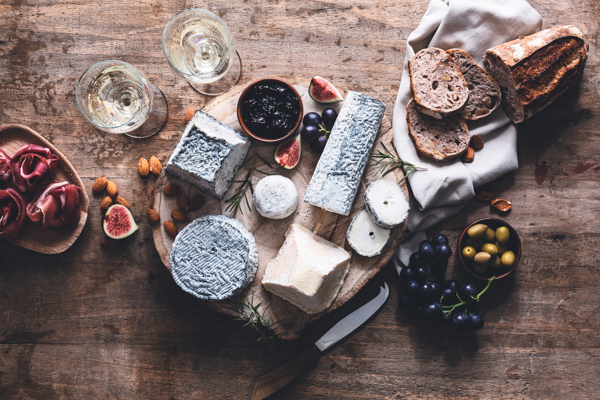 It's That Time of the Year: How to Host the Perfect French Apéro - Frenchly